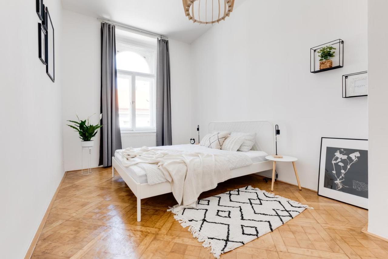 New Comfort Quiet 3bds - Lub8 Apartment Prague